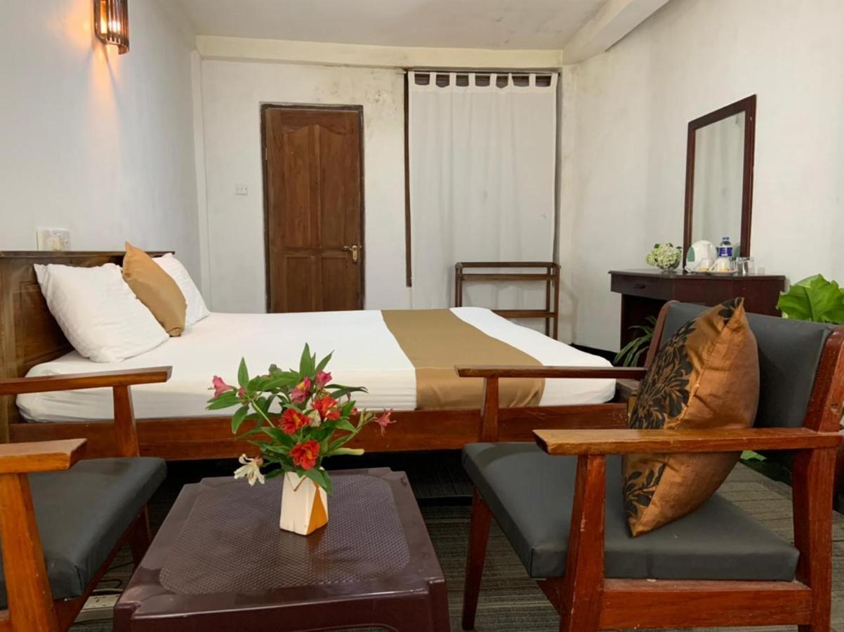 Bed and Breakfast Golden King Guest Нувара-Елія Екстер'єр фото