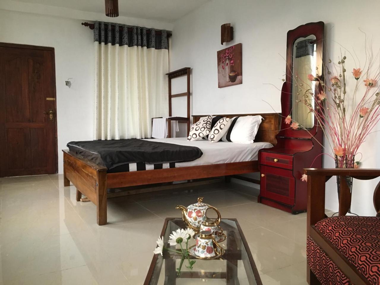 Bed and Breakfast Golden King Guest Нувара-Елія Екстер'єр фото