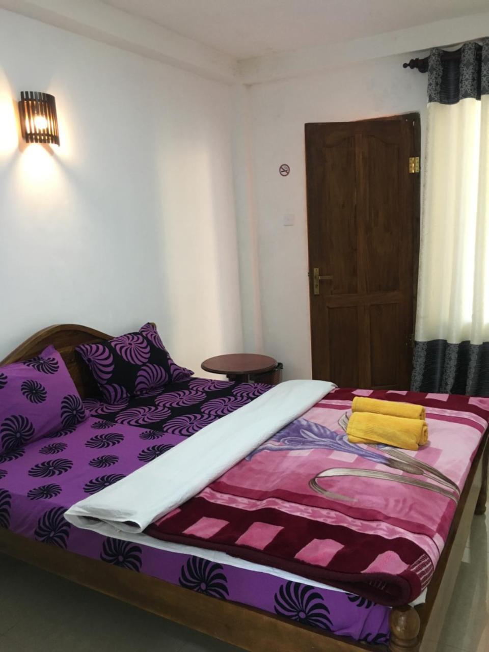 Bed and Breakfast Golden King Guest Нувара-Елія Екстер'єр фото