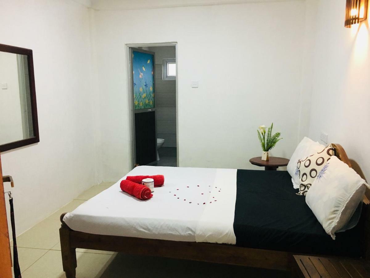 Bed and Breakfast Golden King Guest Нувара-Елія Екстер'єр фото